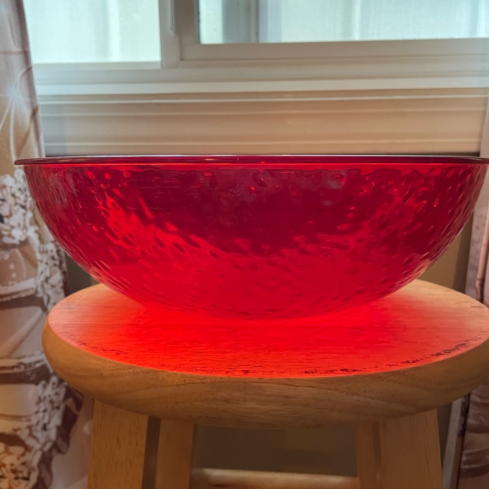 Elegant Red plastic Bowl